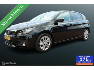 Peugeot 308 1.2 PureTech Blue Lease Executive, Trekhaak, Pano, voor/achter Pdc + Camera, App connect, Cruise, Navi, Clima, Donker glas.