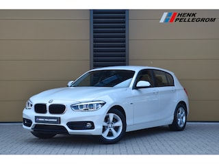 BMW 118i Executive * Sportline * LED * Trekhaak * Sportstoelen *
