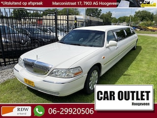 Lincoln Town Car Limousine 120 inch 107DMijl! nw. APK Zeer netjes – Inruil Mogelijk –