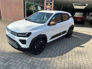 Dacia Spring Extreme 65 26.8 kWh/ Cruise controle/Parkeer sensoren en camera achter