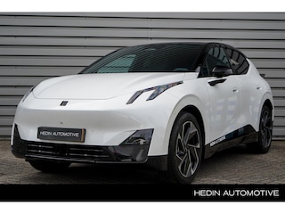 Lynk & Co 02 More 66 kWh | Lane Assists | Electrische Stoelen | 100 % electrisch | Panoramisch schuifdak | rustmodus | Elektrisch bediende achterklep | Middendisplay - 15,4 inch |