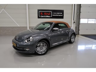 Volkswagen Beetle Cabriolet 1.4 TSI Karmann DSG 150 pk Automaat Camera Navigatie Leer/Alcantara 18 inch Disc velgen Boekjes aanwezig Cruise control PDC Zeer nette auto