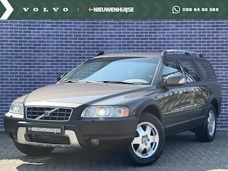 Volvo XC70 2.5 T Summum | Dealer onderhouden | Bi-xenon | Trekhaak | Leder | Navigatie | Elektrisch verstelbare bestuurdersstoel met geheugen | Stoelverwarming |