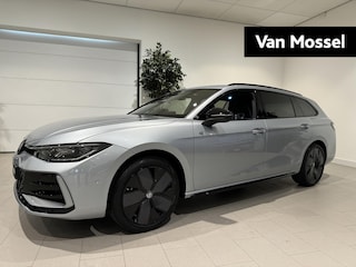 Volkswagen Passat Variant 1.5 eTSI R-Line Edition | Fysieke voorraad auto | Direct leverbaar | Assistance Pakket Plus | Black Style Pakket | Comfort Pakket Plus | Navigatie | Harman Kardon