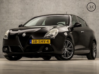 Alfa Romeo Giulietta 1.4 T Distinctive (NAVIGATIE, CLIMATE, XENON, LEDEREN SPORTSTOELEN, PARKEERSENSOREN, CRUISE, NIEUWE APK, NIEUWSTAAT)
