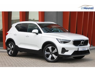 Volvo XC40 T2 Essential | Parkeercamera | Stoelverwarming | Leder | Pilot Assist | BLIS | Keyless