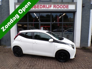 Toyota Aygo 1.0 VVT-i x-play AIRCO,LED,CAMERA,NIEUWE APK !!!