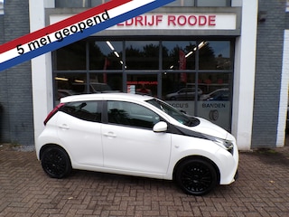 Toyota Aygo 1.0 VVT-i x-play AIRCO,LED,CAMERA,NIEUWE APK !!!