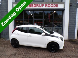Toyota Aygo 1.0 VVT-i x-play AIRCO,LED,CAMERA,NIEUWE APK !!!