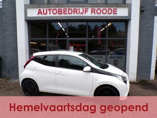 Toyota Aygo 1.0 VVT-i x-play AIRCO,LED,CAMERA,NIEUWE APK !!!