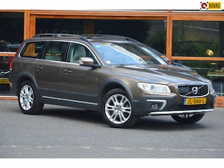 Volvo XC70 2.4 D5 Polar+ | Adaptive Cruise | Panorama dak | Trekhaak | Stoelverwarming | Standkachel | VOC | Parkeersensoren |