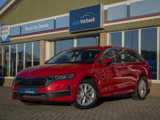 Skoda Octavia Combi 1.5 TSI MHEV Business Edition Plus | Matrix LED | Chrome pakket | Stoel-, Stuur- & voorruitverwarming | Navi 13inch | Elektr.trekhaak | El. achterklep m.sensor | ACC |
