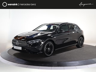 Mercedes-Benz A-klasse 250e Business Solution AMG | Dodehoekassistent | Panoramaschuifdak | 360°-camera | Nightpakket |
