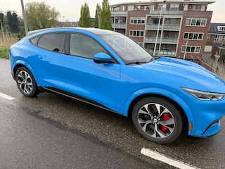 Ford Mustang Mach-E Extended First Edition AWD 98 kWh | 360 Camera | Bang & Olufsen | Elektrisch verstelbaar en verwarmbare stoelen