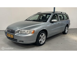 Volvo V70 2.5T AWD Edition AUTOMAAT / SCHUIFDAK / LEER