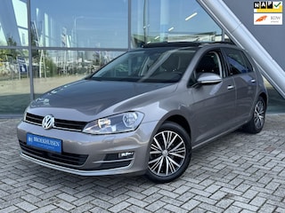 Volkswagen Golf 1.4 TSI Highline Automaat / Panoramadak / Camera / Stoelverwarming