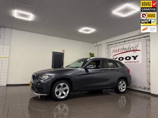 BMW X1 SDrive20i Limited Series * Automaat / Navigatie / Trekhaak / NL Auto *