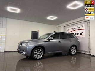 Mitsubishi Outlander 2.0 PHEV Instyle * Schuif-Kanteldak / Navigatie / LED / 18" LM Velgen / NL Auto *
