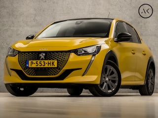 Peugeot 208 EV Allure Sport 50 kWh Automaat (APPLE CARPLAY, GROOT NAVI, 360 CAMERA, KEYLESS, SPORTSTOELEN, GETINT GLAS, LM VELGEN, LED KOPLAMPEN, NIEUWSTAAT)
