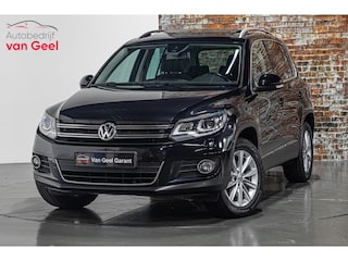 Volkswagen Tiguan 1.4 TSI Sport&Style I Schuif/kantel dak I Trekhaak I Cruise controle