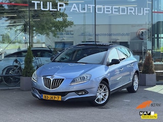 Lancia Delta 1.4-16V Platino Zeer mooie auto en Top onderhoud!