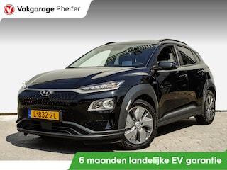 Hyundai Kona EV Fashion 64 kWh Schuifdak/ 3-Fase/ Head up/ Carplay/ Navigatie/ Camera/ Climate control
