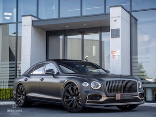 Bentley Flying Spur 4.0 V8 First Edition / Rotating / Pano / Massage