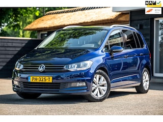 Volkswagen Touran 1.2 TSI Comfortline Trekhaak I Adaptieve Cruise Control I Camera I PDC V+A I Stoelverwarming I Android I Apple