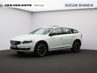 Volvo V60 2.0 T5 Polar+ / Lederen bekleding / Schuif-kantel dak / Standkachel / Elektrisch bedienbare voorstoelen / Trekhaak / Cruise controle / Parkeercamera achter /