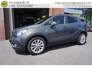Opel Mokka 1.4 TURBO 140PK COSMO LUXE KEURIGE STAAT NAVIGATIE STOEL+STUURVERWARMING 18INCH ECC AIRCO CRUISECONTROL PARKEERSENSOREN LEDER BLUETOOTH 4X ELECTR.RAMEN/SPIEGELS