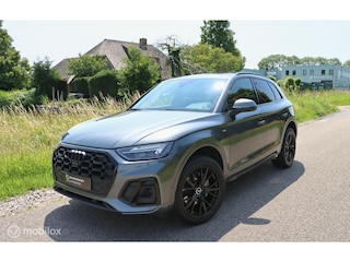 Audi Q5 45 TFSI Quattro / RS seats / Navi / Pano / Carplay