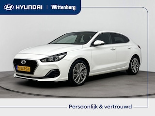 Hyundai i30 FASTBACK 1.4 T-GDI PREMIUM | NAVI | CLIMA | CRUISE | CAMERA | 16'' LM VELGEN | PRIVACY GLASS | AUTOMAAT |