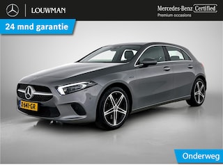 Mercedes-Benz A-klasse 250 e Premium Plus | Panoramadak | 5 spaaks lichtmetalen velgen | Wide screen | Navigatie | Parking support | Inclusief 24 maanden Mercedes-Benz Certified garantie voor Europa.