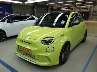 Abarth 500 500e Cabrio Scorpionissima Tursmo 42kWh 3 Fase | Alcantara | Navigatie | Sportstoelen | Keyless-Entry | Stuur/Stoelverwarming | !!