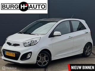 Kia Picanto 1.0 CVVT Design Edition 5 deurs - AIRCO - NAVI - PARKEERSENSOREN - BLUETOOTH - LM VELGEN - EL. INKLAPBARE BUITENSPIEGELS - EL. RAMEN VOOR + ACHTER - NAP - NL AUTO - APK T/M 10-06-2026 -