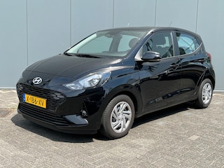 Hyundai i10 1.0 Comfort 5-zits Automaat | Airco | Carplay | Camera | Boordcomputer | Cruise control | Boordcomputer | Bestuurdersstoel in hoogte verstelbaar | Inklapbare spiegels | 1e eigenaar