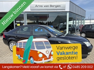 Ford Mondeo 2.0-16V Futura, climatronic, cruisecontrol, navigatie, trekhaak, pdc.