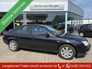 Ford Mondeo 2.0-16V Futura, climatronic, cruisecontrol, navigatie, trekhaak, pdc.