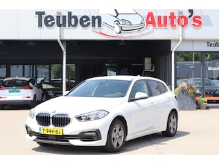 BMW 118i Executive Edition Navigatie, Cruise control, Climate control, Stoelverwarming, Lichtmetalen wielen