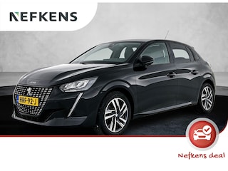 Peugeot 208 Allure 100 pk | Navigatie via Apple Carplay/Android Auto | Achteruitrijcamera | Parkeersensoren Achter | LED Koplampen | DAB Ontvanger | Lederen Stuurwiel | Climate Control | Cruise Control | 16" Lichtmetalen Velgen |