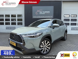 Toyota Corolla Cross Hybrid 140 Dynamic ook in kleur zwart en blauw