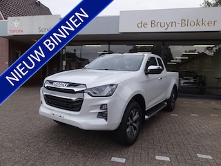 Isuzu D-Max 1.9 Double Cab verlengd 5-persoons V-Cross Automaat BPM-vrij / 20 december 2024 / meest luxe uitvoering / trekhaak / lederen bekleding / Apple carplay / Android Auto / groot scherm / camera
