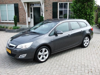 Opel Astra Sports Tourer 1.4 Turbo Edition , Airco , Cruise , Trekhaak enz.