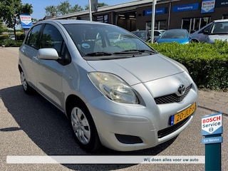 Toyota Yaris 1.3 16v VVT-i 99pk 5D 1e eigenaar.