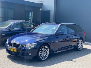 BMW 3-serie Touring 330d M Sport Panodak 19inch Weinig KM
