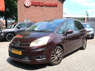 Citroën C4 Picasso 2.0-16V Exclusive 140 Pk Benzine *** AUTOMAAT *** SUPER LUXE *** Navigatie * Trekhaak * Velours Bekleding * Climate & Cruise Control * Trekhaak * 1.500 kg Trekvermogen * * Vierzeizoenenbanden * Michelin * Bordeaux Rood Metallic Lakkleur en hele mooie lichte ivoor kleurige velours bekleding *