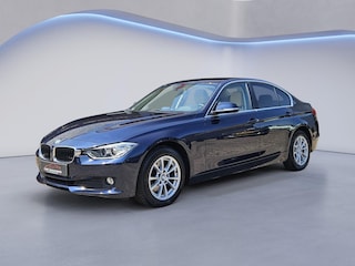BMW 316i Executive /Apple Carplay/Leder/Cruise Contr./Climate Contr./Stoelverw./Parkeersens.V+A/Licht&Regensens./Navi/Bluetooth/(MET GARANTIE*)