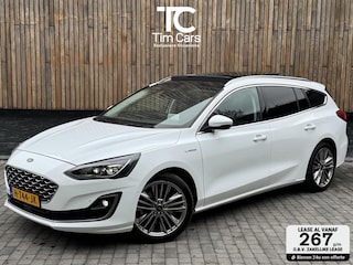 Ford Focus Wagon 1.5 EcoBoost Vignale Automaat | Panoramadak | Lederen bekleding | Stoel en- Stuurwielverwarming | Head-up display | Achteruitrijcamera | Elektrisch verstelbare bestuurdersstoel | Adaptieve cruise control | Parkeersensoren voor en achter