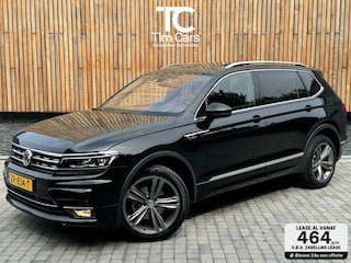 Volkswagen Tiguan 1.5 TSI R-line DSG | Panoramadak | Apple CarPlay | Navigatiesysteem | 19 inch velgen | Parkeersensoren voor en achter | Achteruitrijcamera