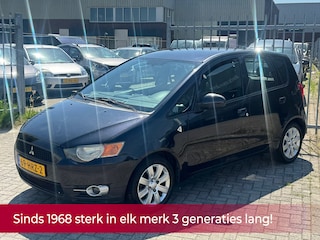 Mitsubishi Colt 1.3 Invite 5 deurs 95PK! Airco l Cruise l Trekhaak l MTF-stuur! DEALER OH l TOPSTAAT l NL AUTO NAP!
